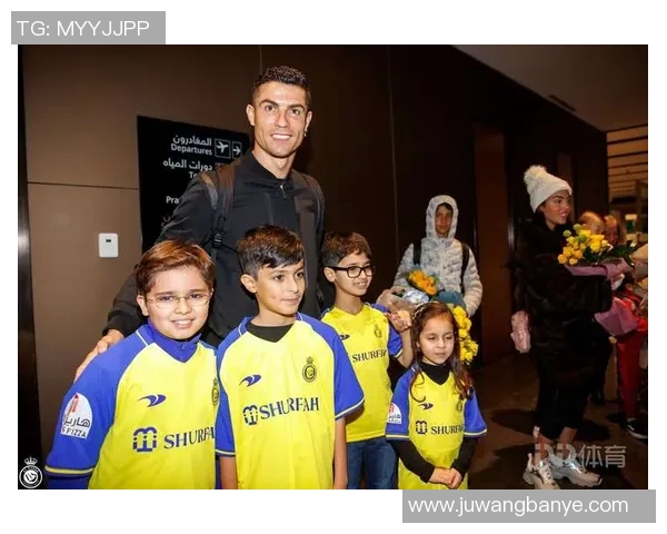 C罗送上新年祝福视频与球迷共庆佳节传递温暖与希望